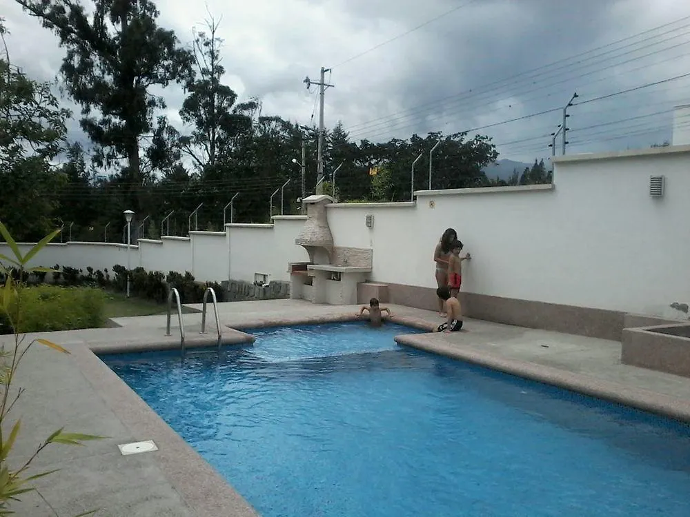 B And B Near Airport And Quito Hotel